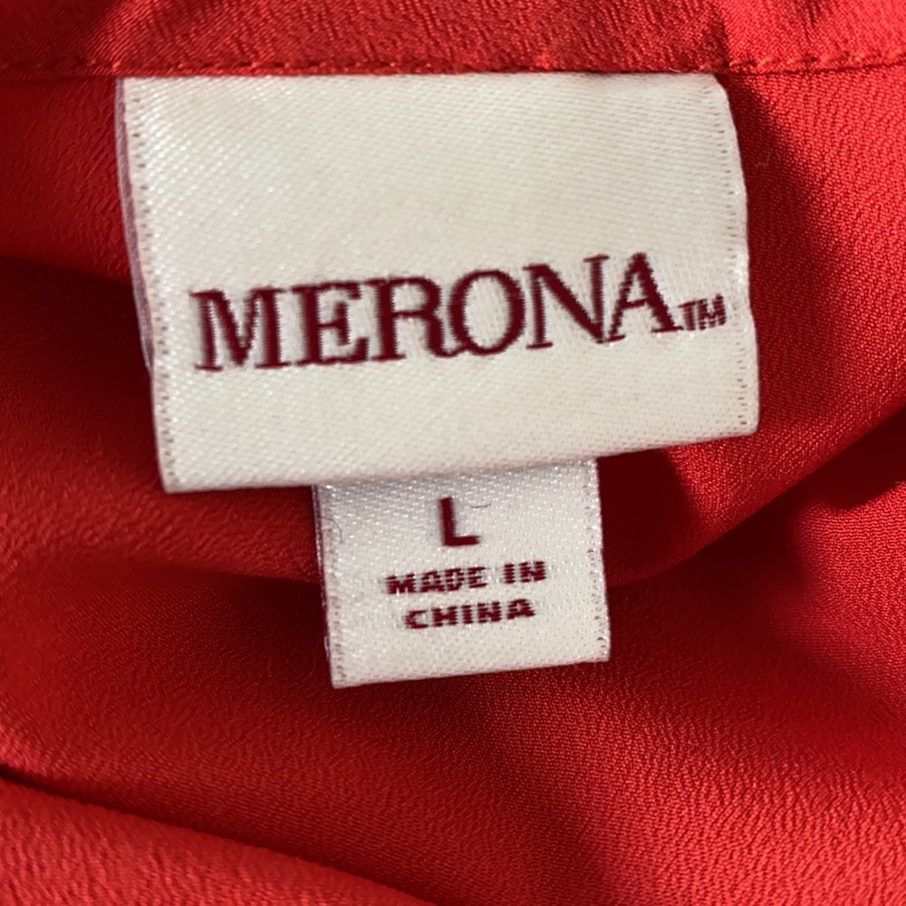 Red blouse - Picture 4 of 4